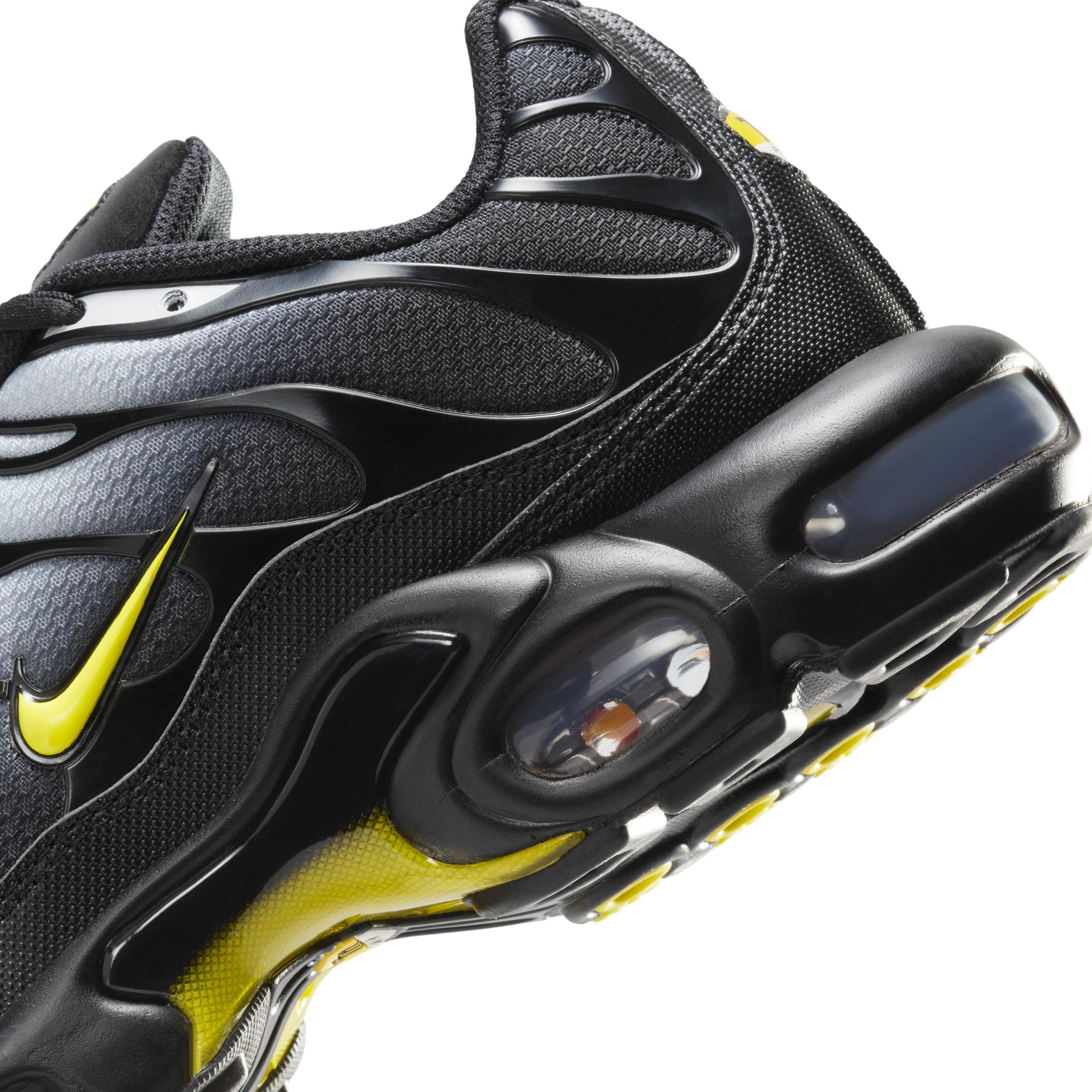 Nike Men's Air Max Plus Shoes Product Image