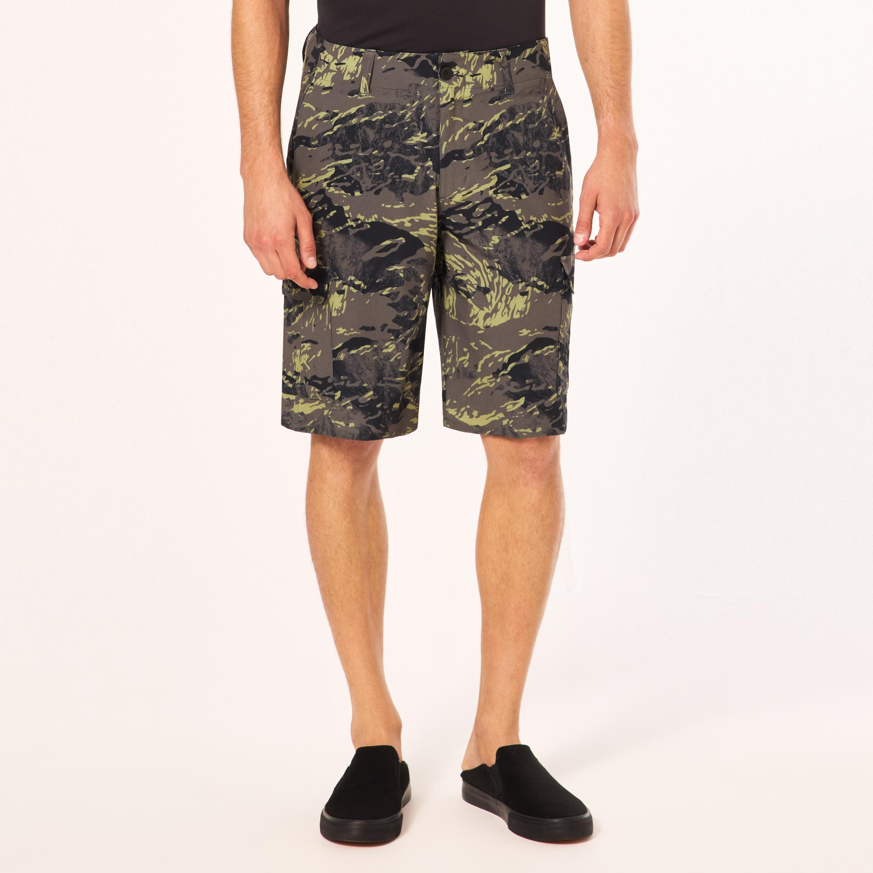 Oakley Men's B1b Cargo Hybrid Short Size: 38 Product Image