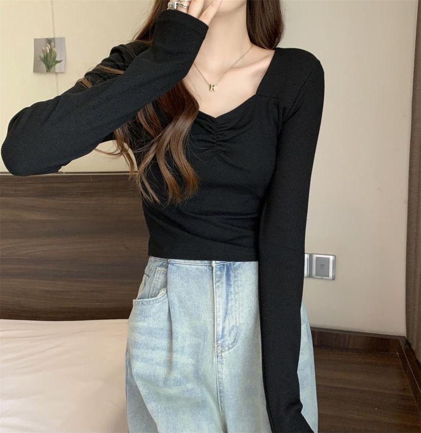 Long-Sleeve Square Neck Plain Ruched Tee Product Image