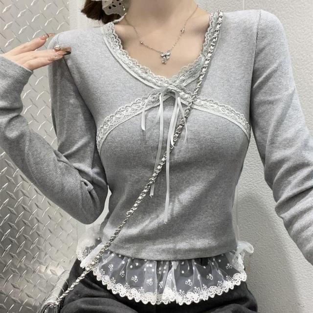 Long-Sleeve V-Neck Lace Trim Plain Top Product Image