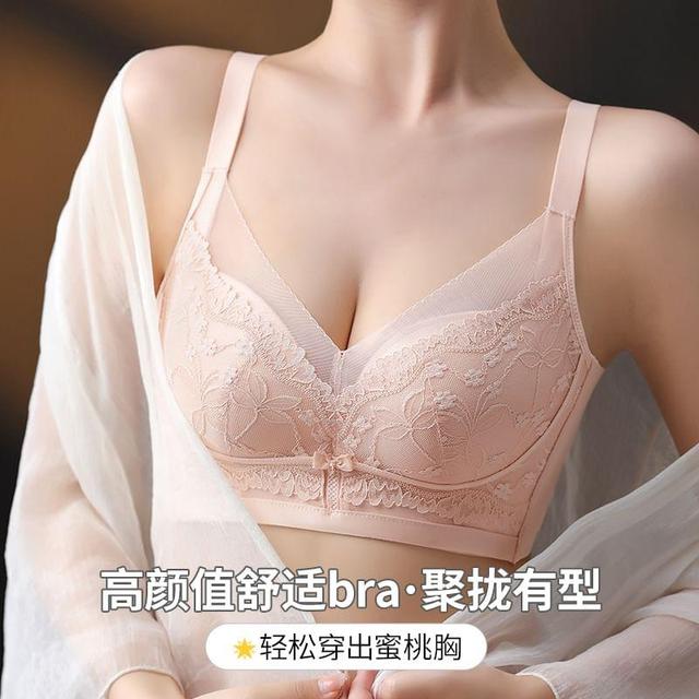 Lace Push Up Bra Product Image