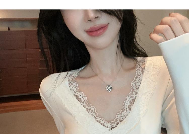 Long-Sleeve V-Neck Plain Lace Trim Tee Product Image