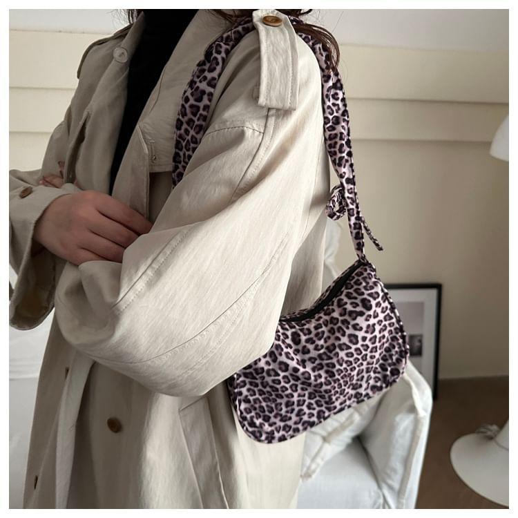 Leopard Print Shoulder Bag Product Image