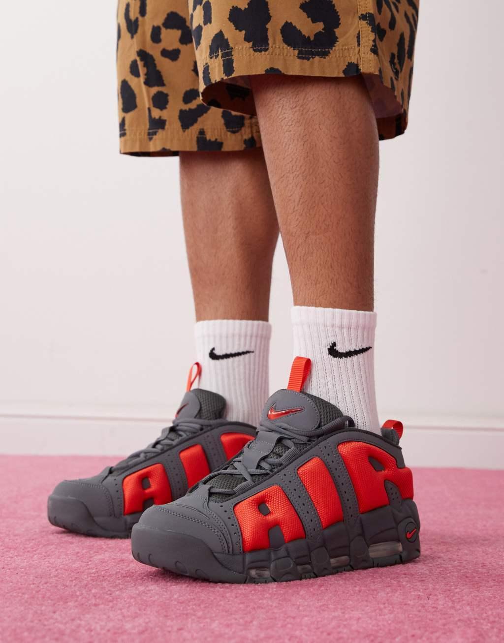 Nike Air More Uptempo Low sneakers in gray and red Product Image