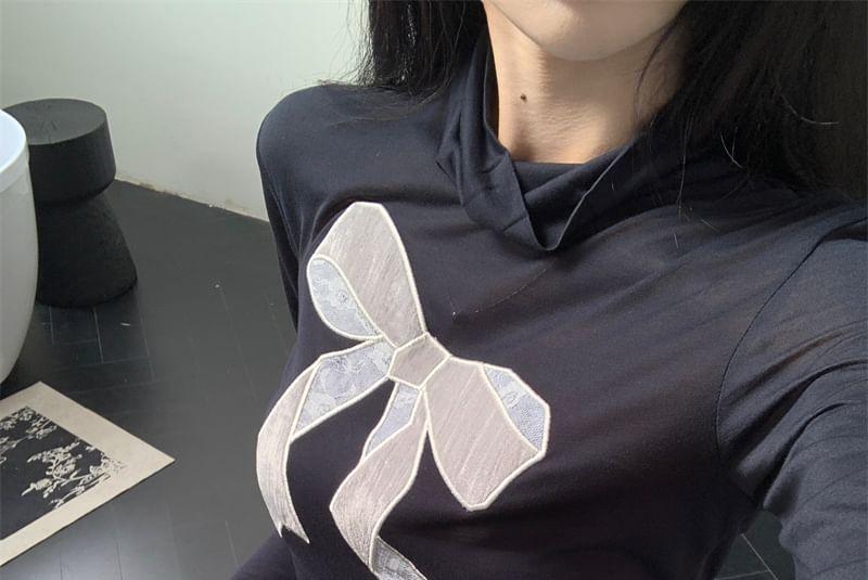 Long-Sleeve Mock Neck Bow Embroidered Tee Product Image