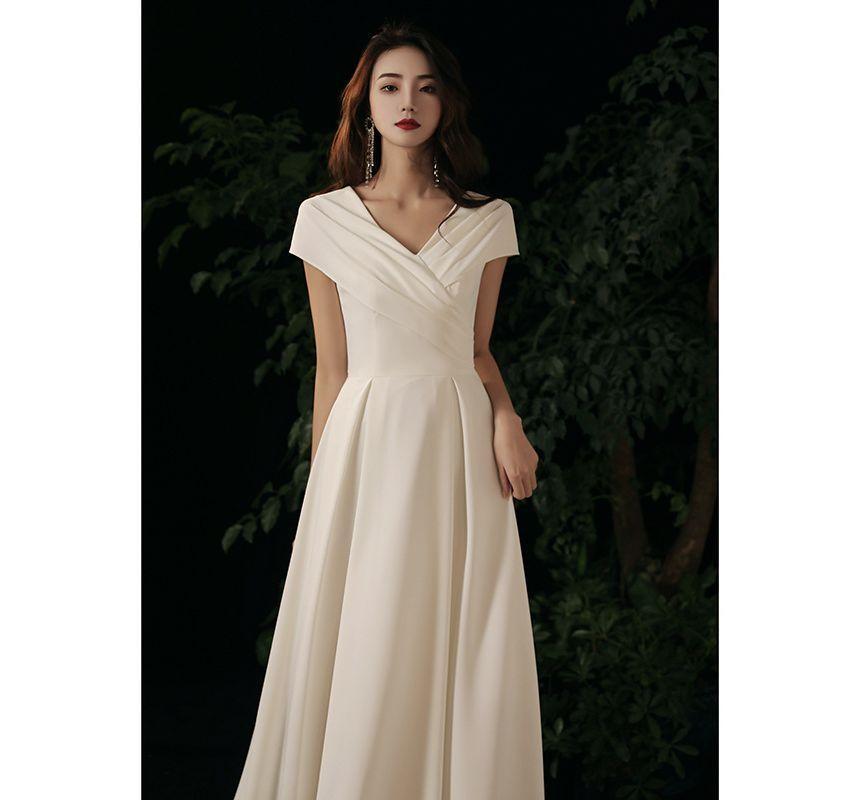 Short-Sleeve V-Neck Plain Ruched A-Line Cocktail Dress (Various Designs) Product Image