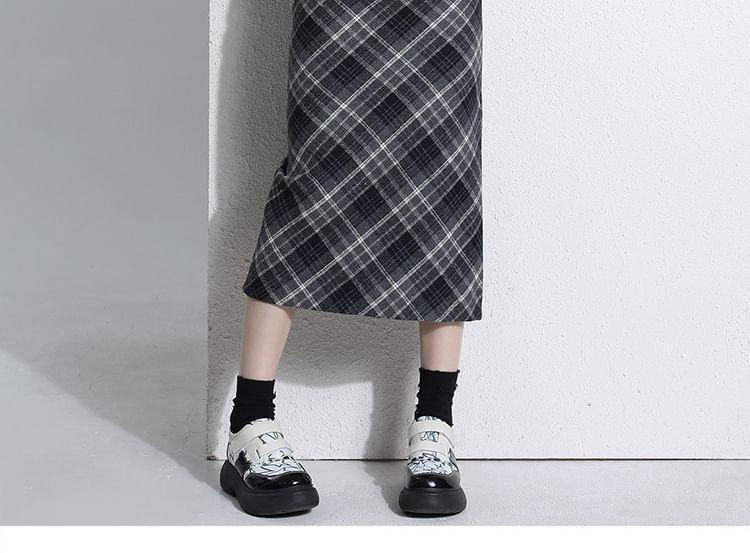 High Waist Plaid Slit Midi Straight Skirt Product Image