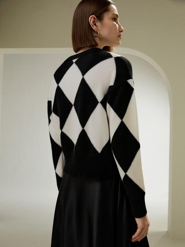 Round Neck Diamond Pattern Cashmere Sweater Product Image