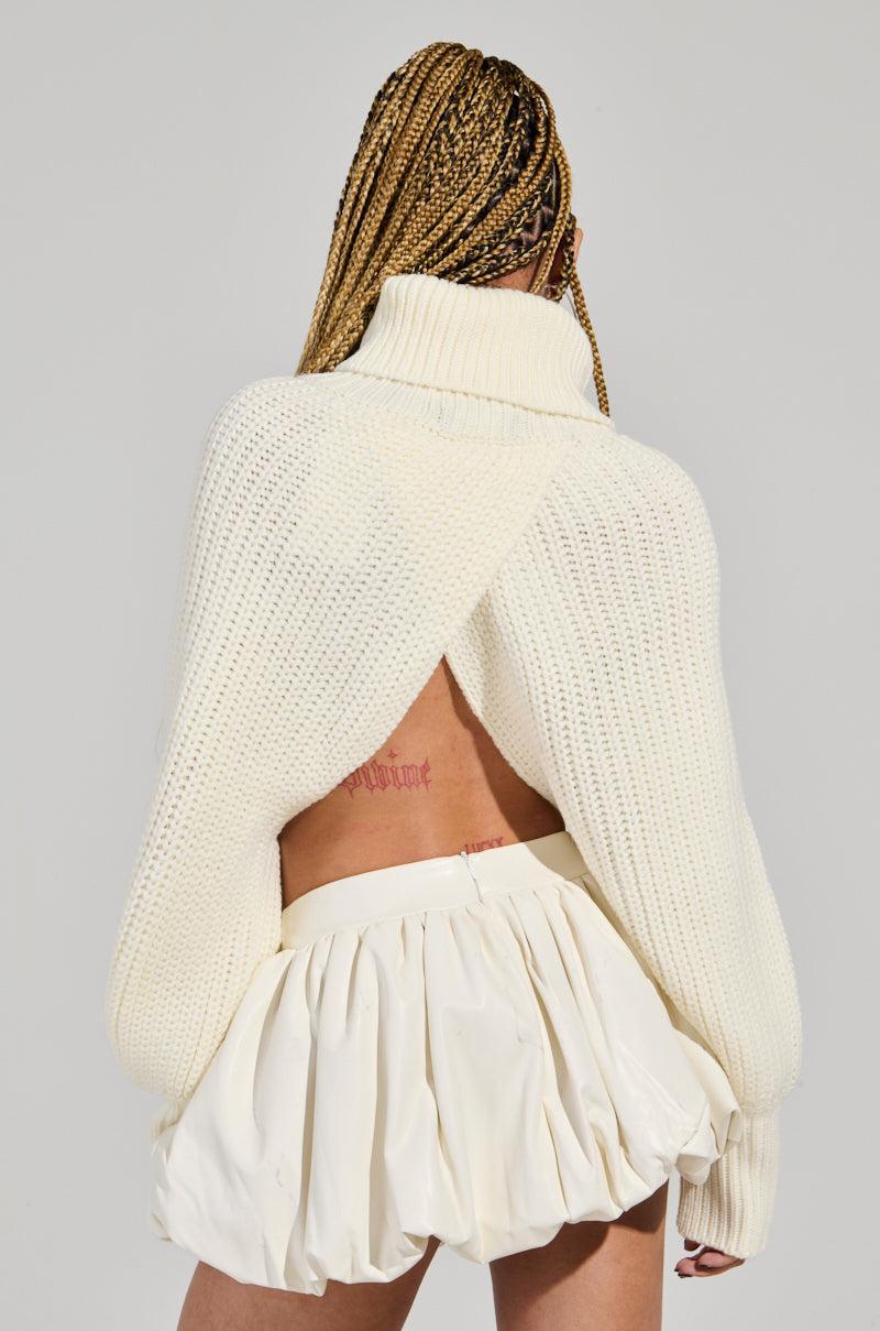 ANNETTA CROPPED LONG SLEEVE CHUNKY KNIT SWEATER Product Image