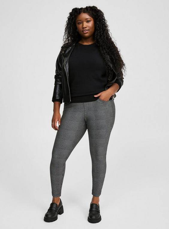 High-Rise Pocket Pixie Skinny Luxe Ponte Pant Product Image