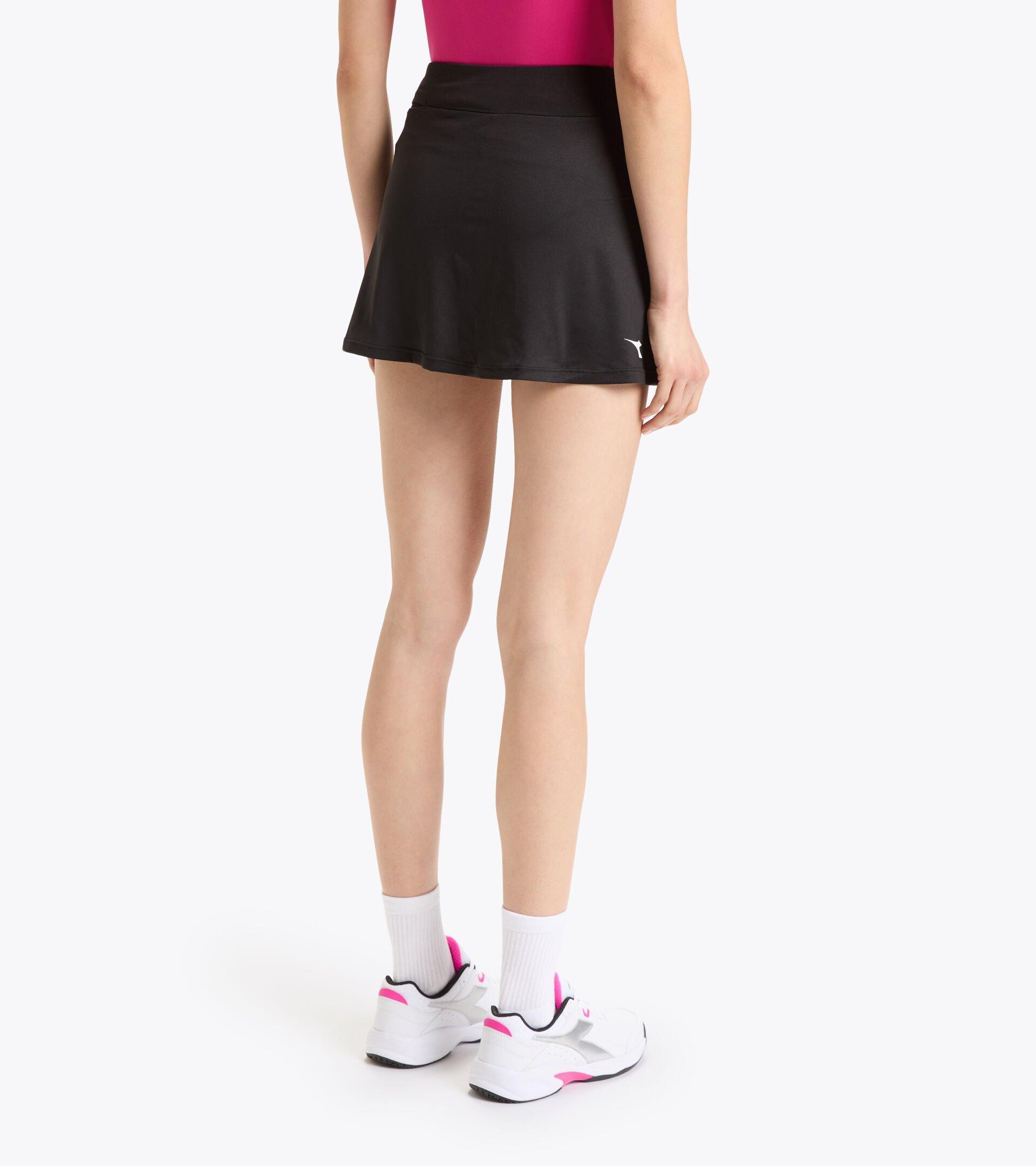 L. CORE SKIRT Product Image