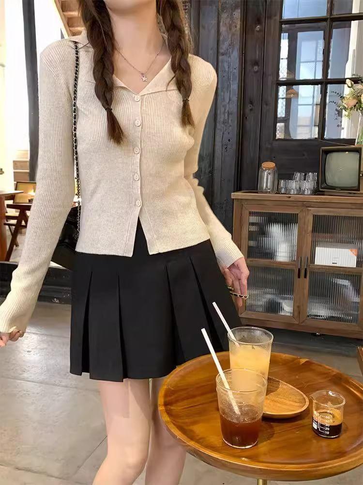 V-Neck Button-Up Plain Crop Cardigan Product Image