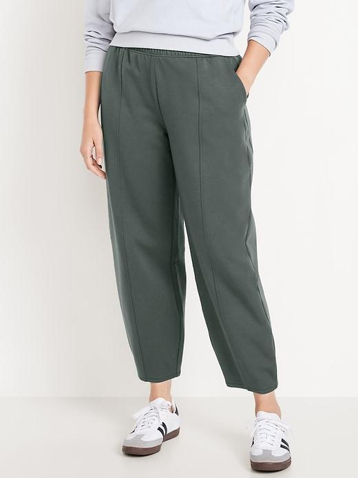 High-Waisted Dynamic Fleece Barrel-Leg Pants Product Image