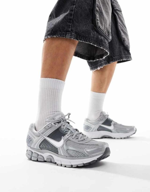 Air Zoom Vomero 5 Sneakers In Gray Product Image