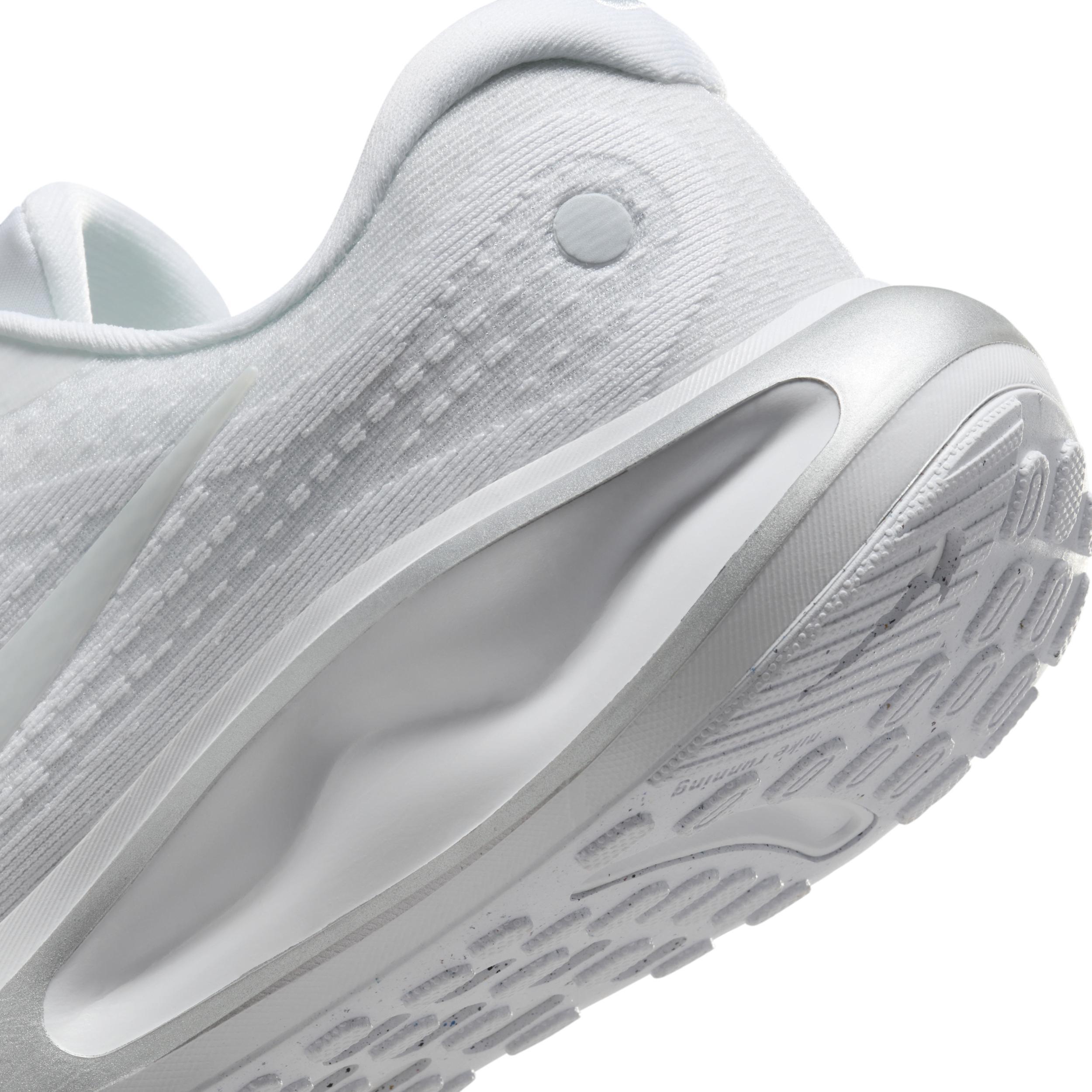 Nike Women's Journey Run Road Running Shoes Product Image