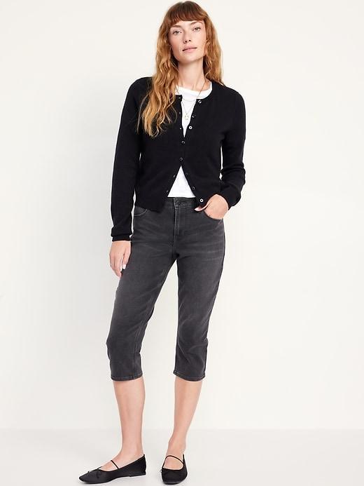 Mid-Rise Wow Capri Jeans Product Image