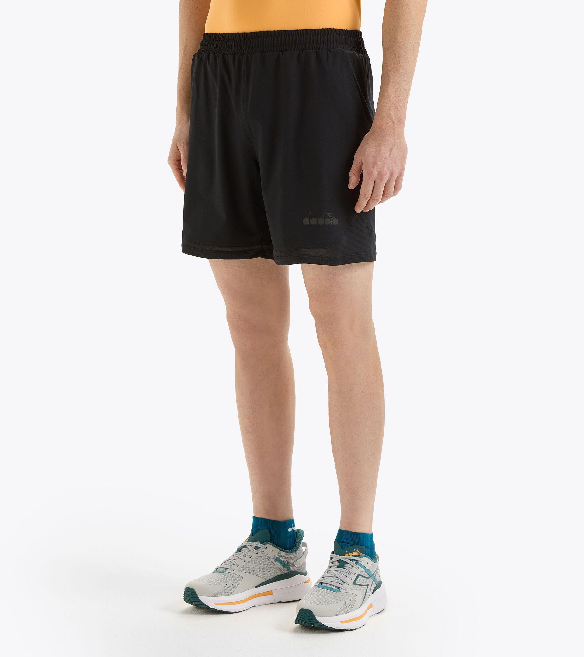 SHORTS RUN 7'' Product Image