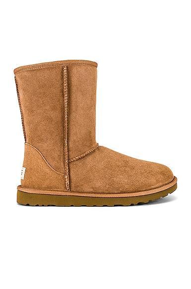 UGG(r) Classic Boot Product Image