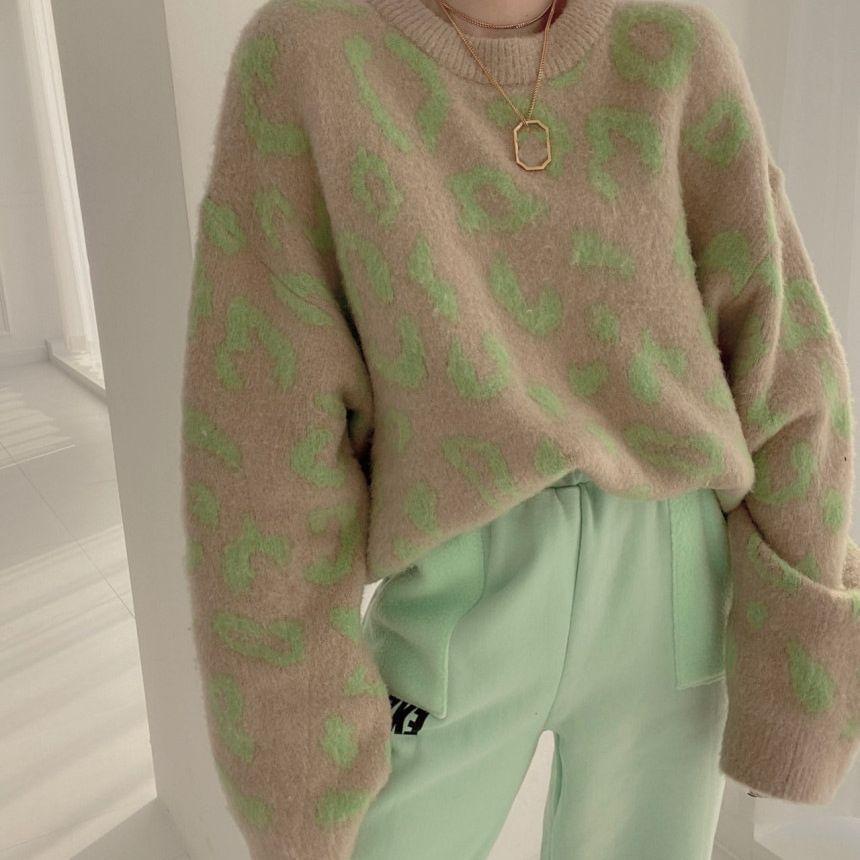 Round Neck Leopard Print Sweater Product Image