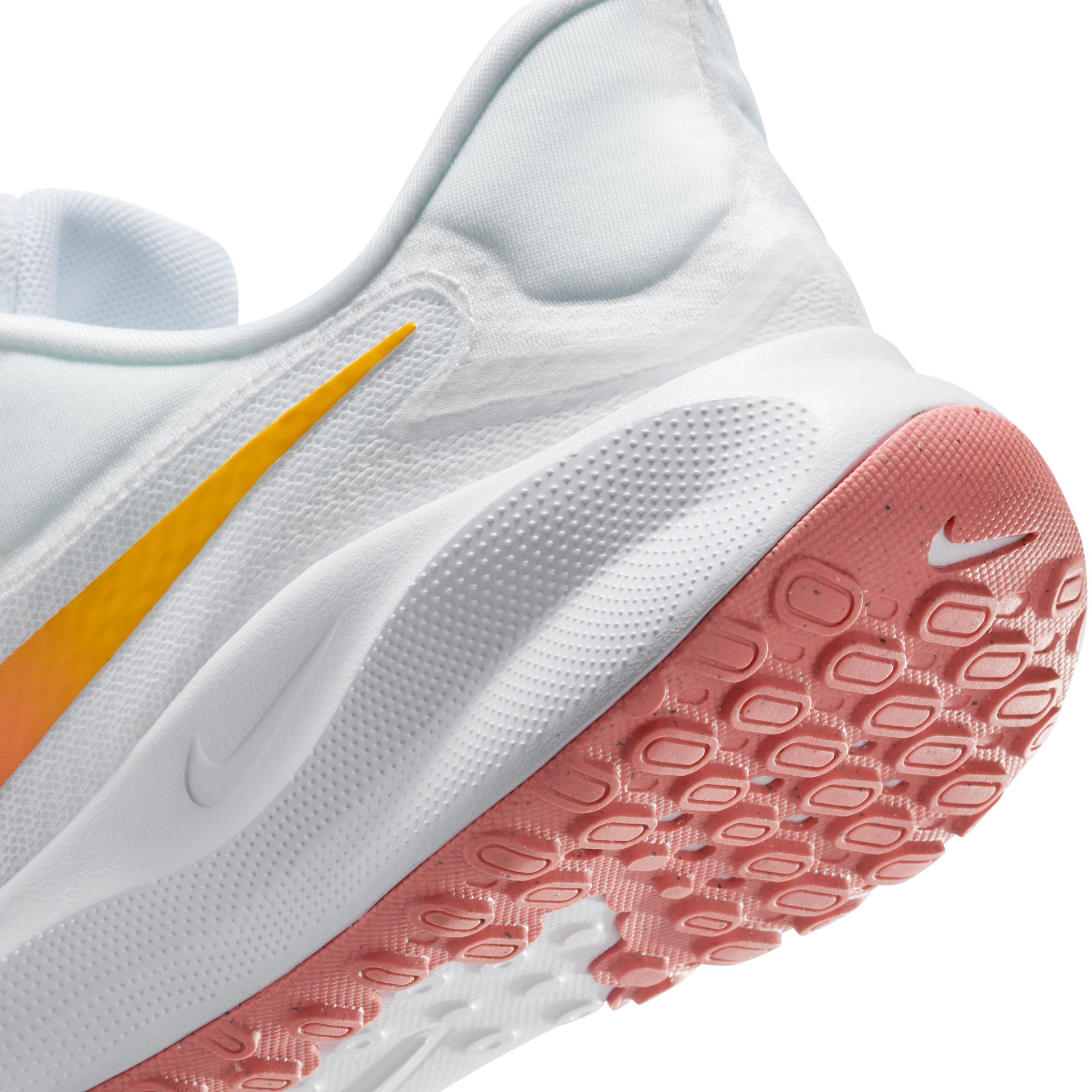 Nike Women's Revolution 7 EasyOn Easy On/Off Road Running Shoes Product Image