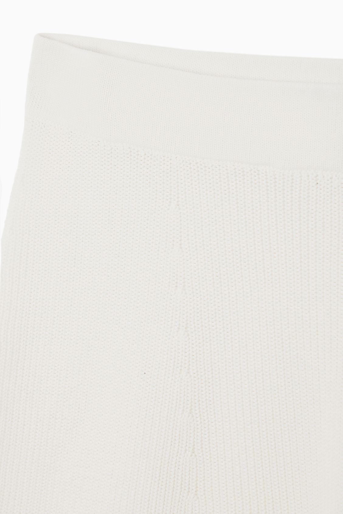 RIBBED-KNIT BERMUDA SHORTS Product Image