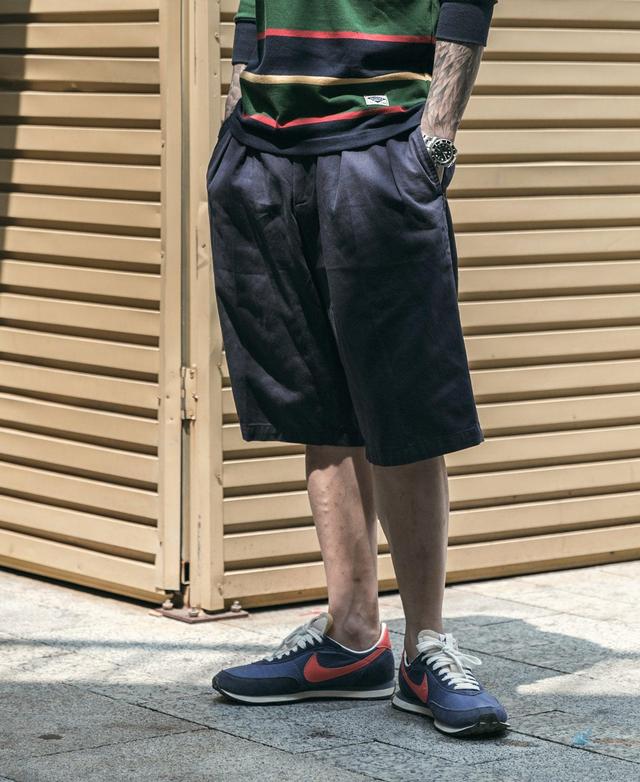 Classic Straight Leg Double Pleated Shorts - Navy Product Image