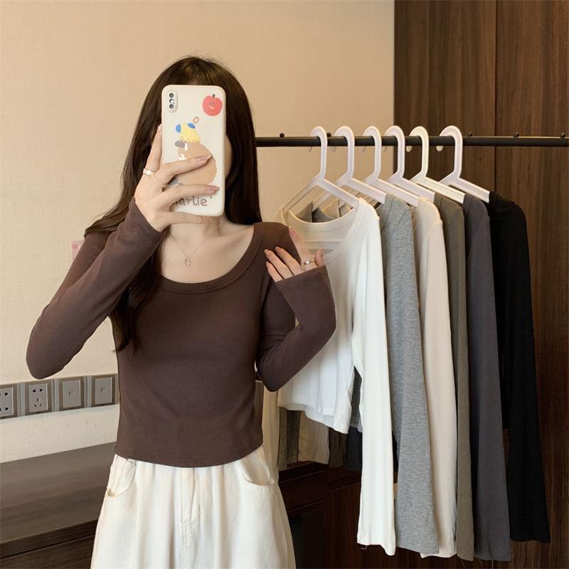 Long-Sleeve Scoop Neck Plain Slim Fit Crop Tee Product Image