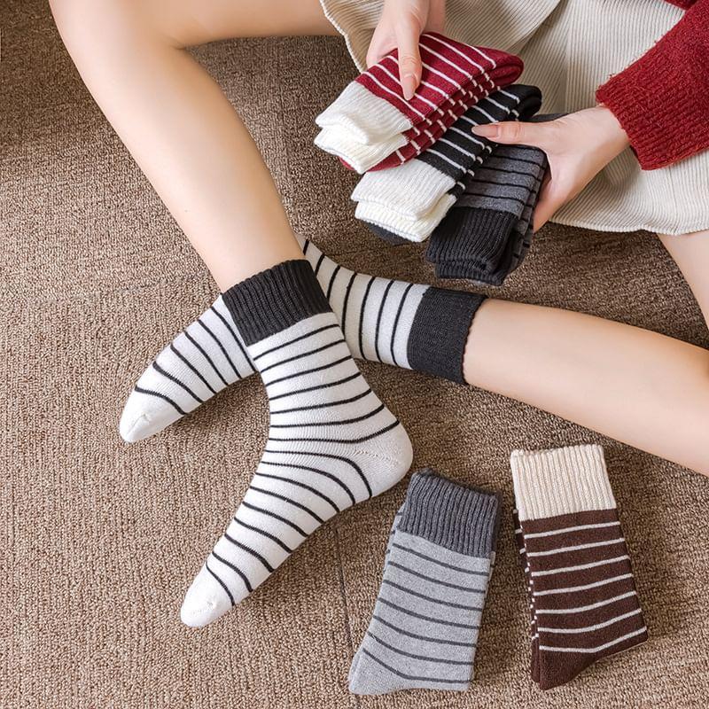 Striped Short Socks Product Image