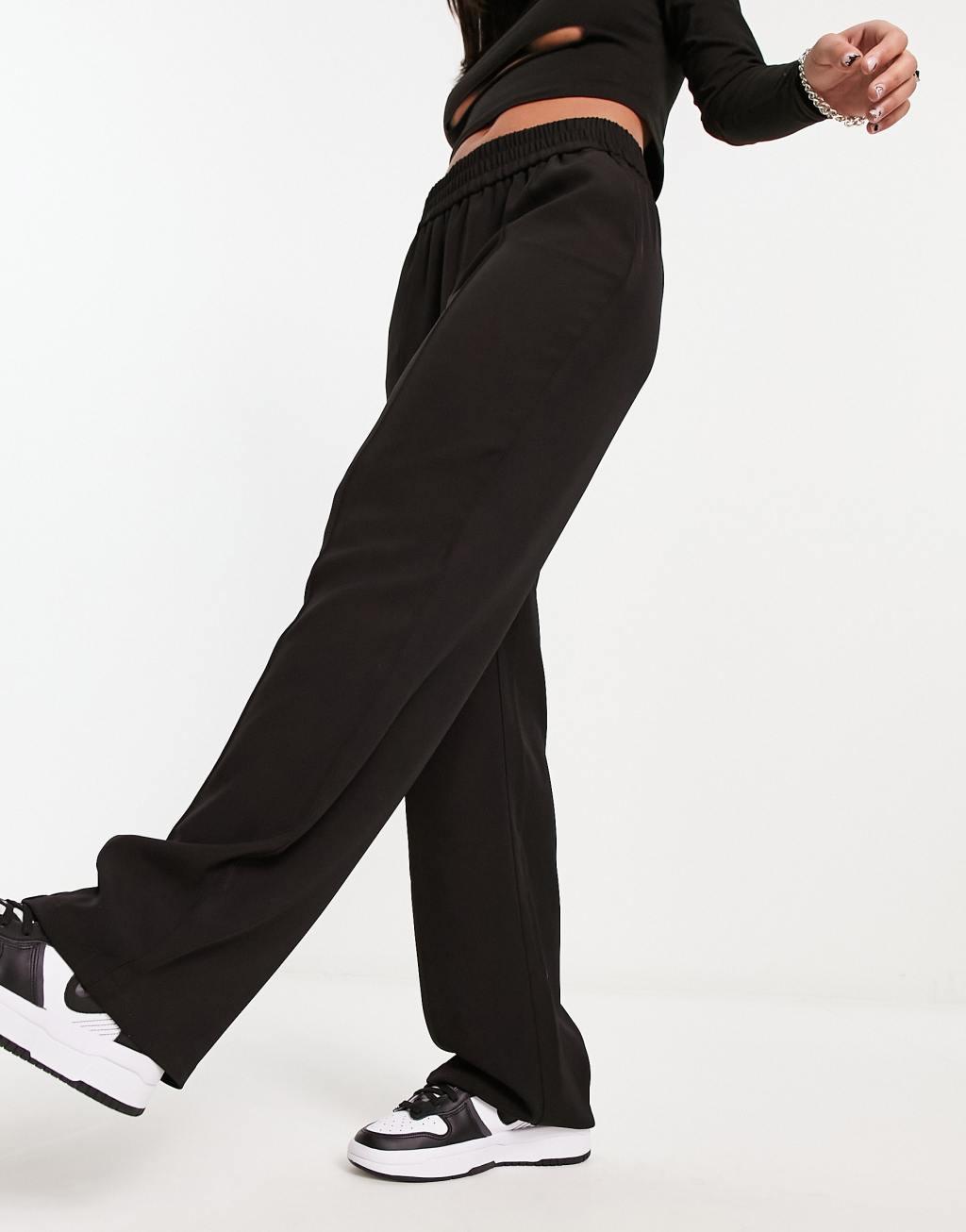 Only light weight pintuck wide leg pants in black  Product Image