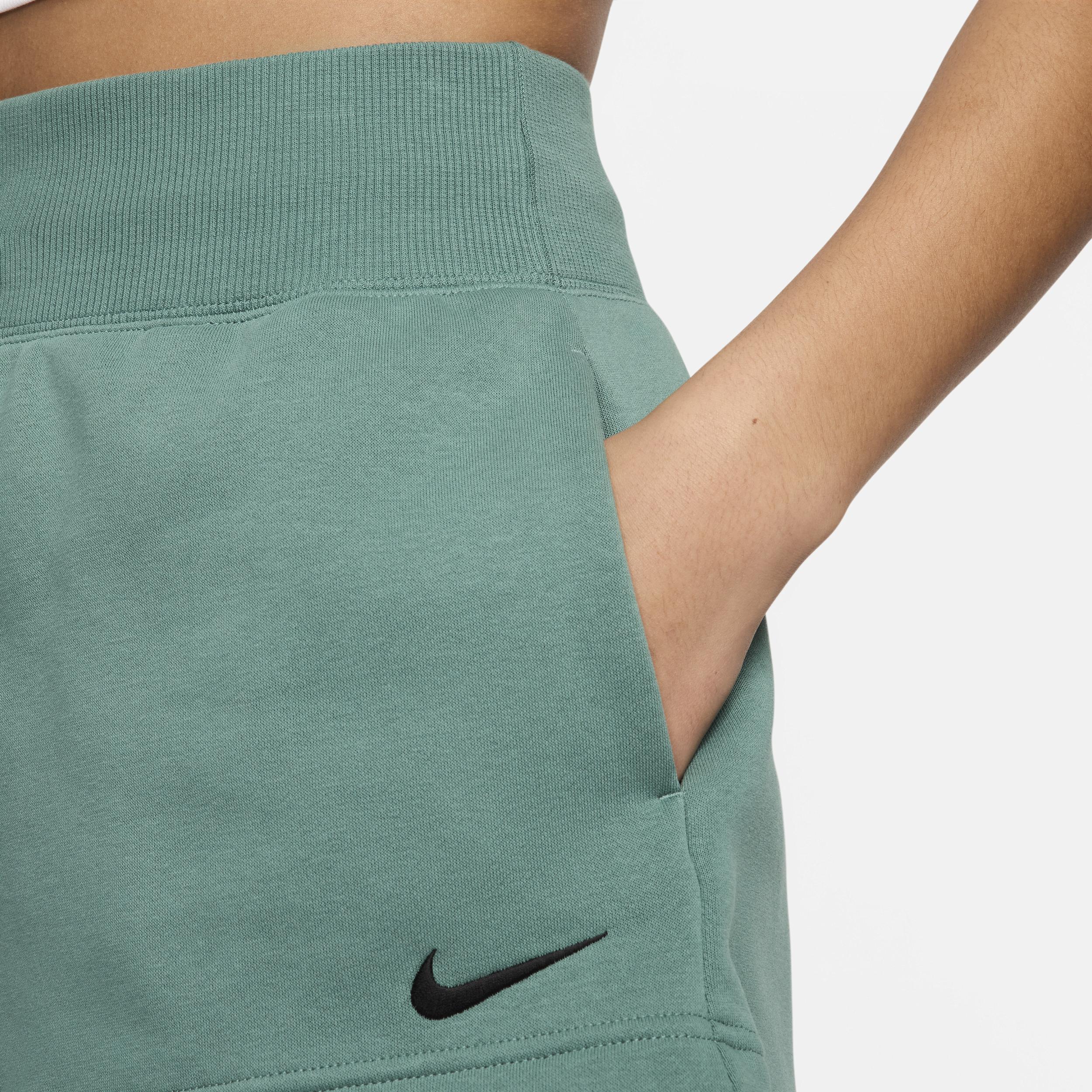 Women's Nike Sportswear Phoenix Fleece High-Waisted Loose Shorts Product Image