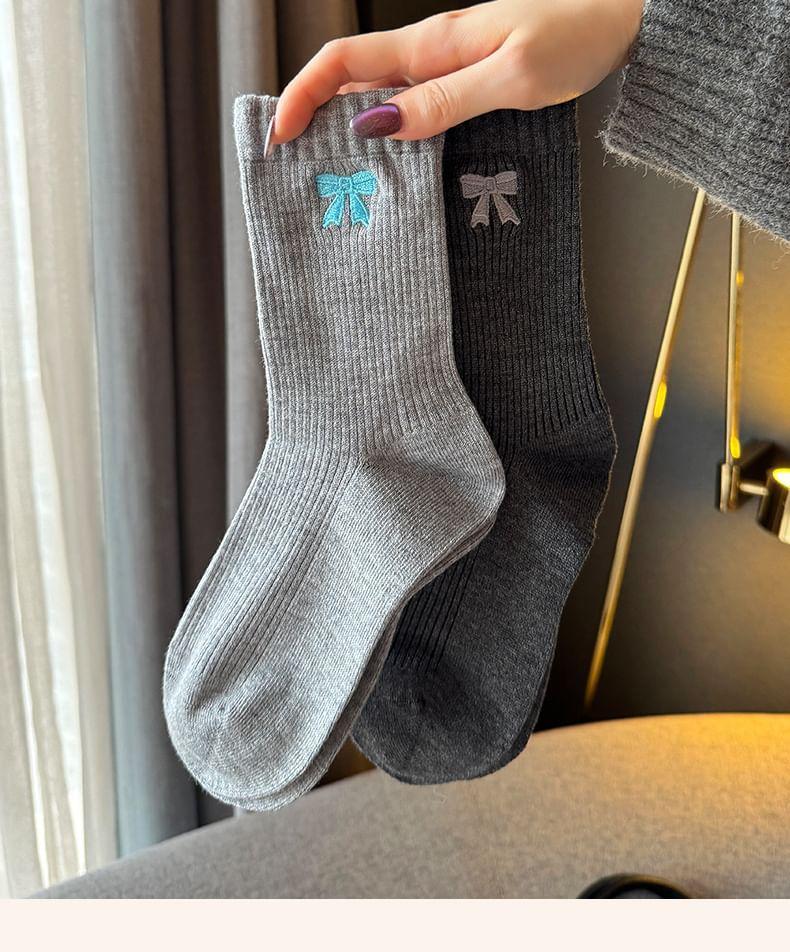 Set of 3 Pairs: Bow Embroidered Socks Product Image