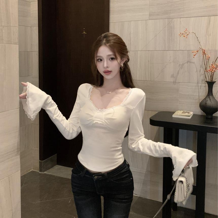 Long-Sleeve V-Neck Lace Trim Plain Top Product Image