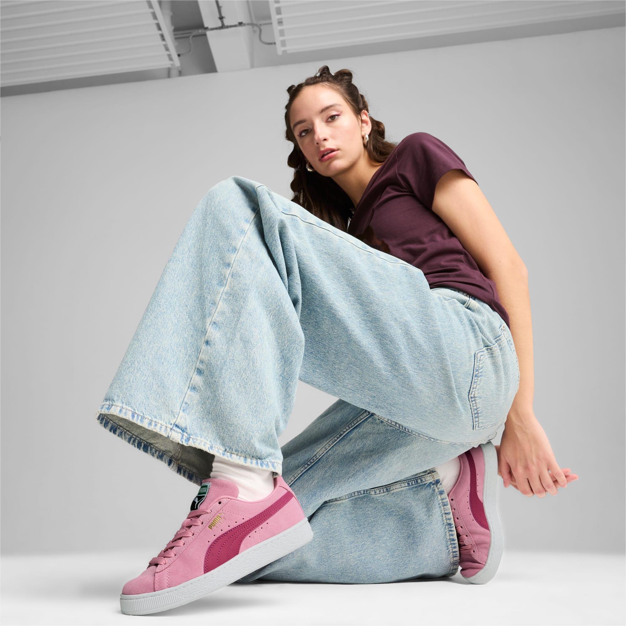 Suede Classic Women's Sneakers Product Image