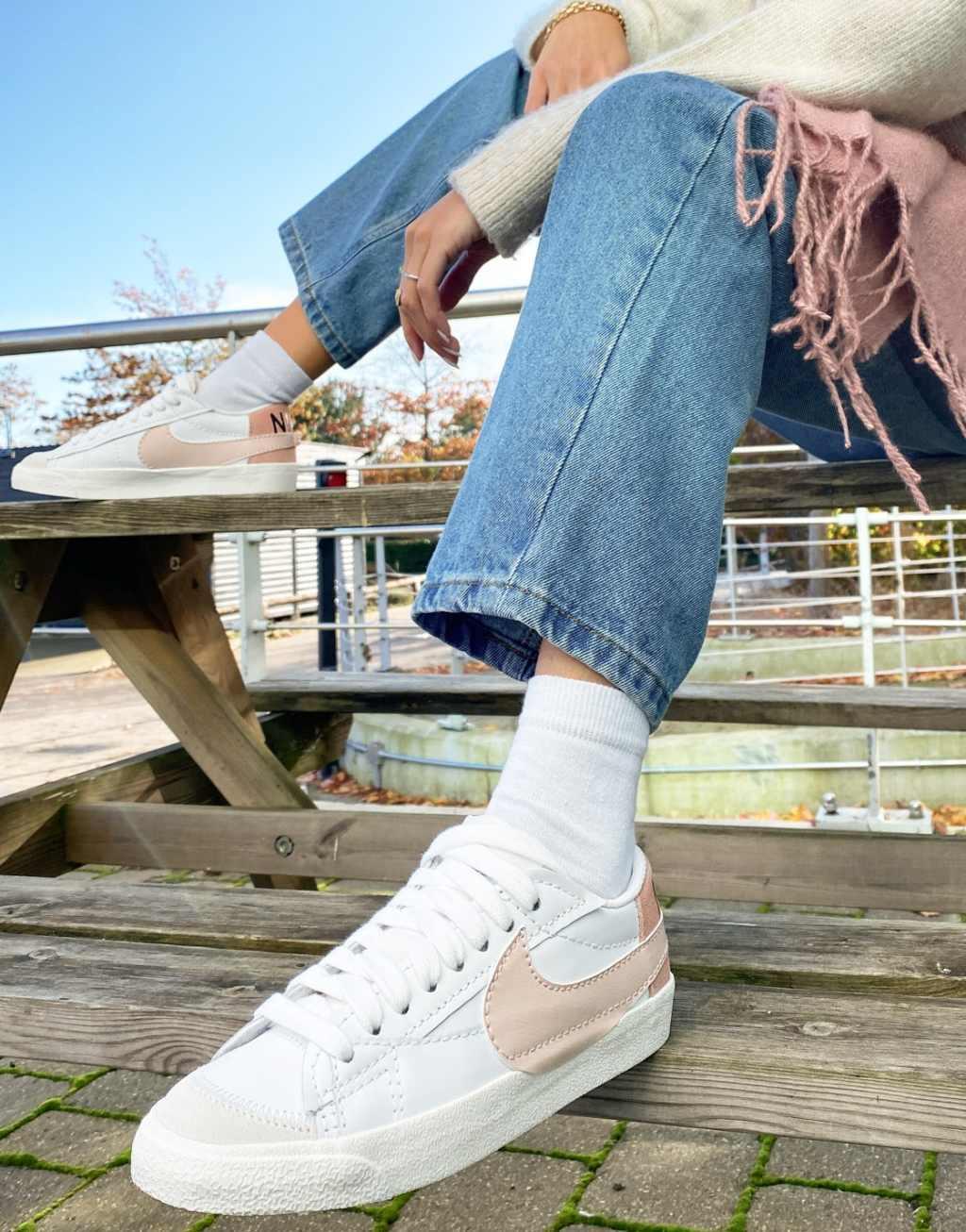 Nike Blazer '77 Jumbo Low sneakers in white and pink Product Image