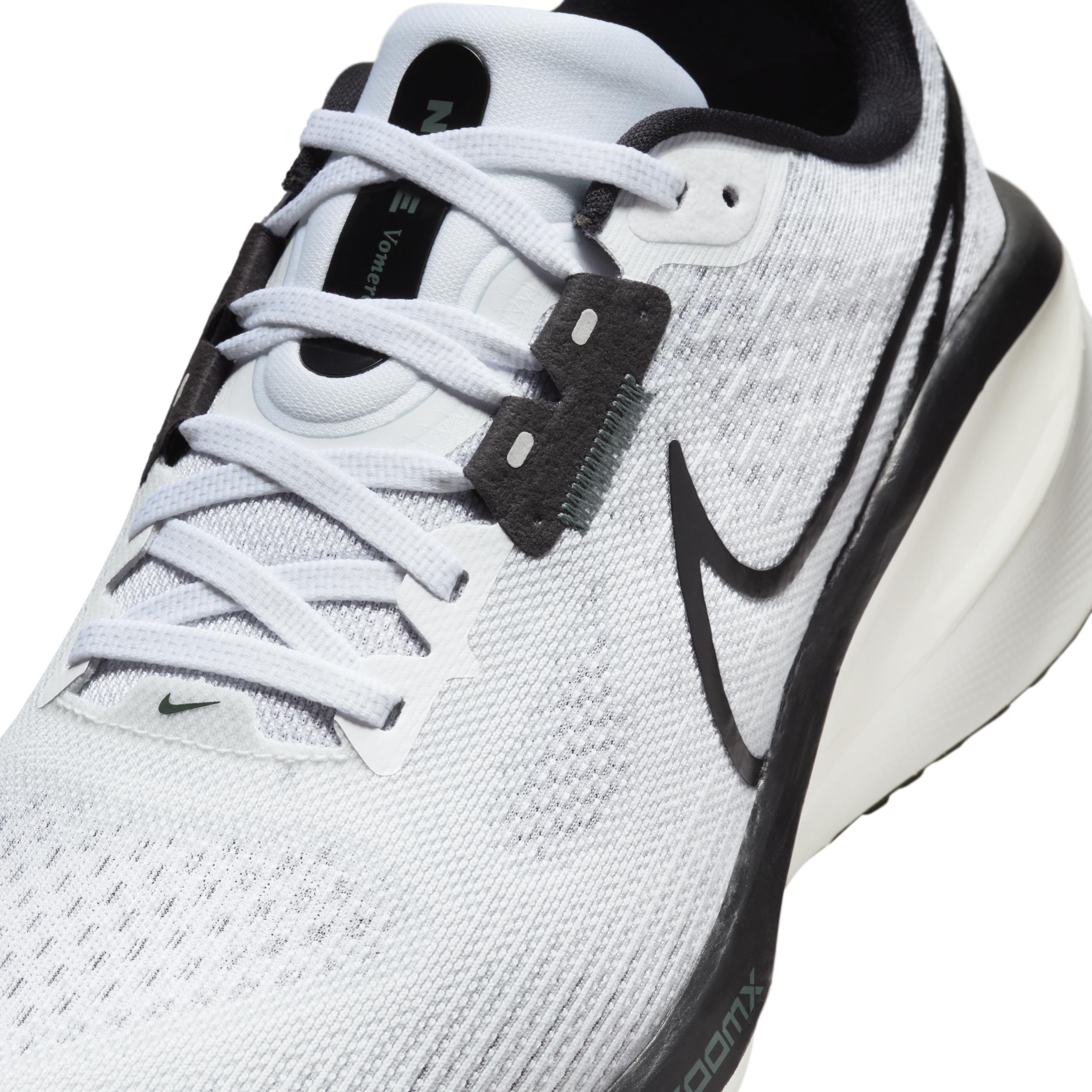 Nike Women's Vomero 17 Road Running Shoes (Extra Wide) Product Image