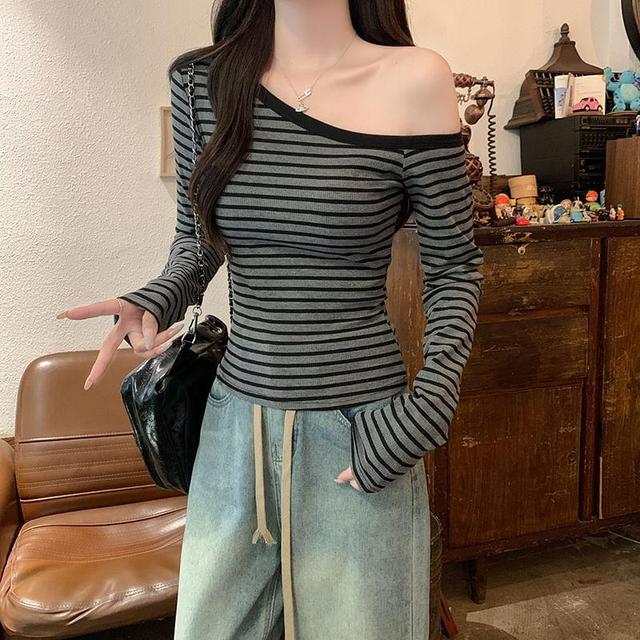 Long-Sleeve Off-Shoulder Striped Slim Fit T-Shirt Product Image