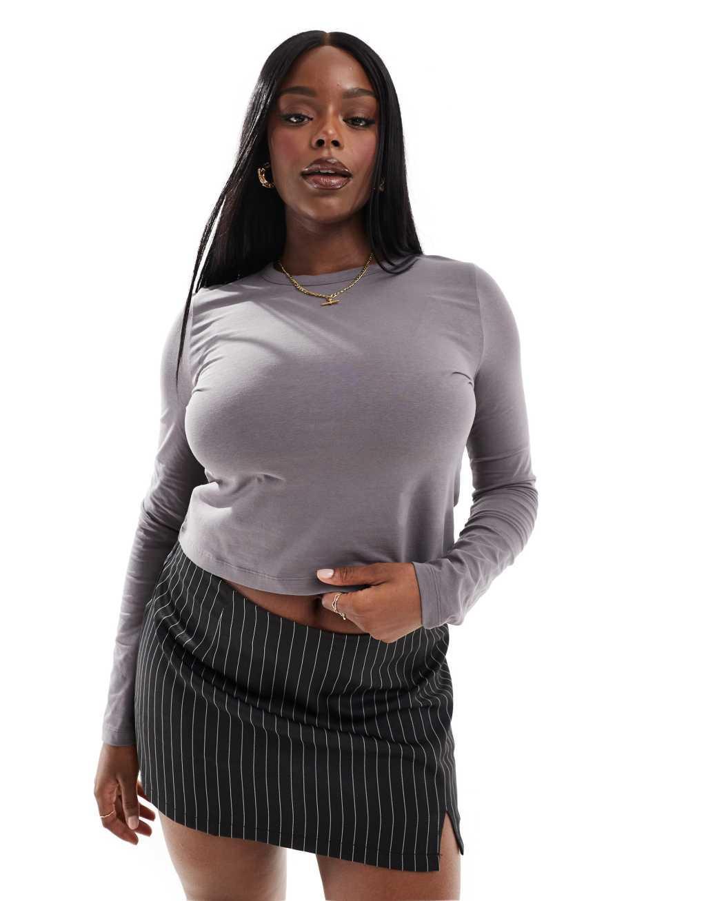 COLLUSION Plus long sleeve fitted top in gray Product Image