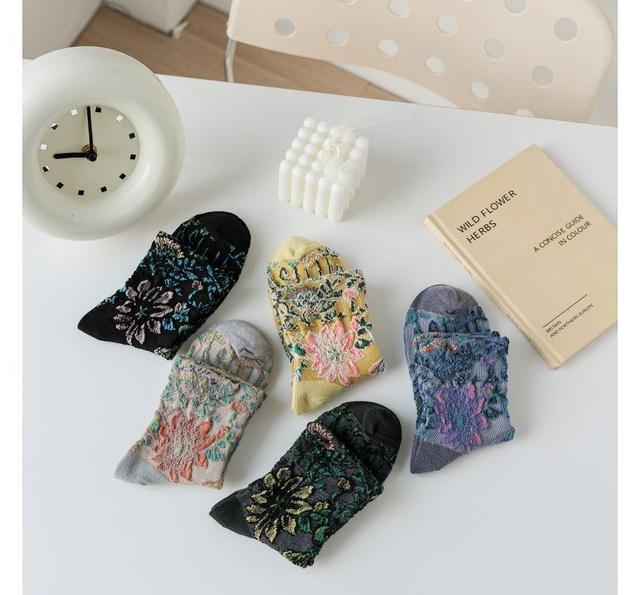 Floral Jacquard Socks Product Image