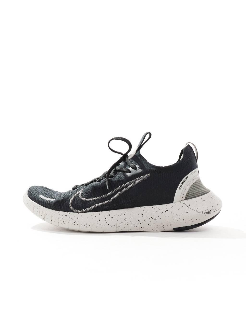 NIKE Free Run Nn Sneakers In Black And Gray Product Image