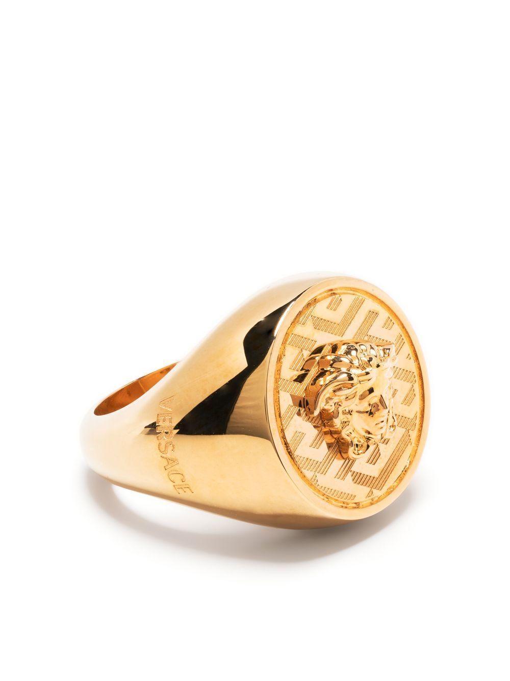 Medusa Plaque Ring In Gold Product Image