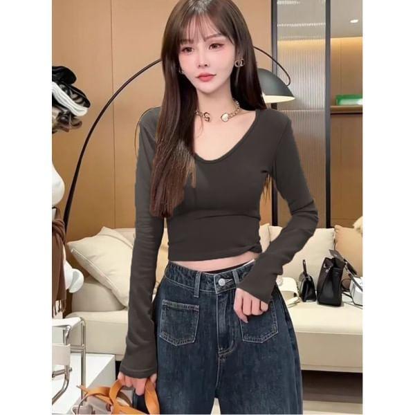 Long Sleeve Scoop Neck Plain Crop Top Product Image