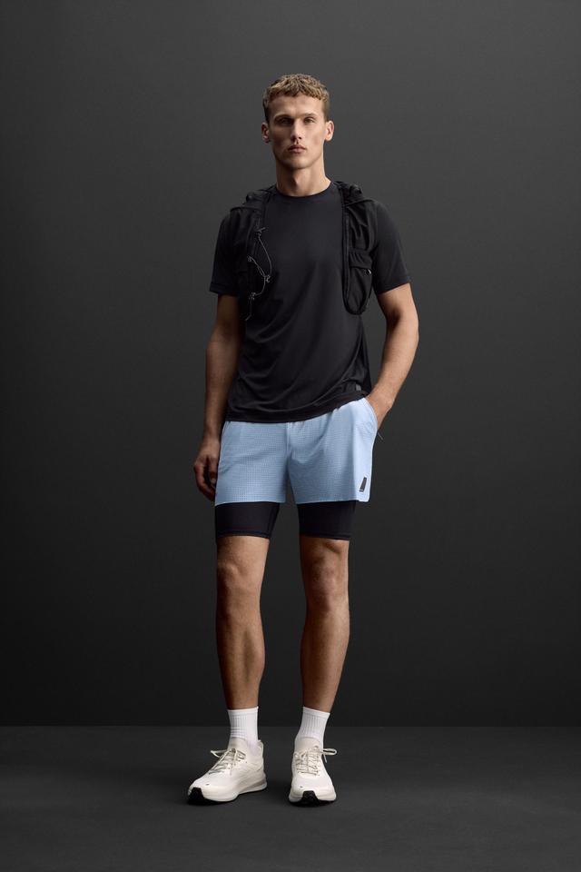 2 IN 1 TRAINING SHORTS Product Image