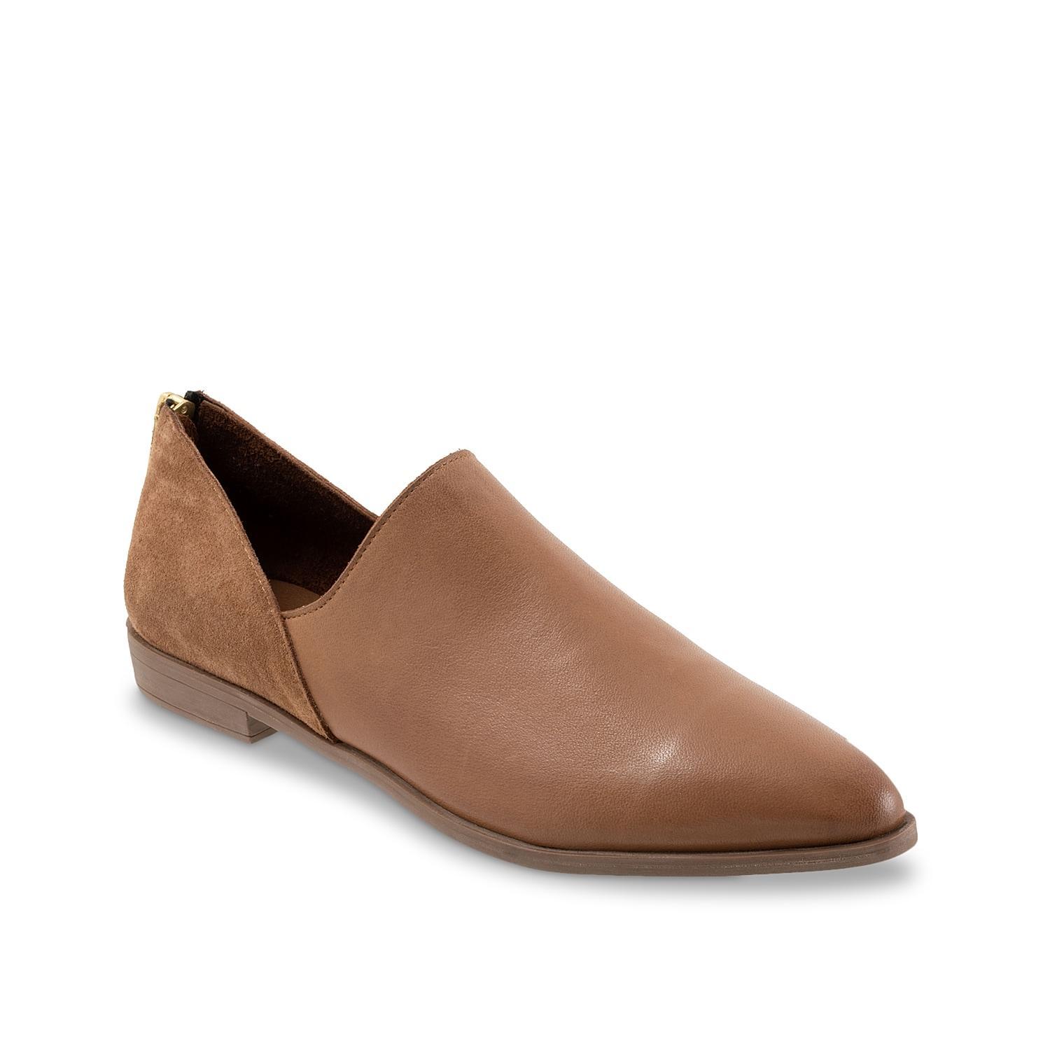 Bueno Beau Pointed Toe Loafer Product Image