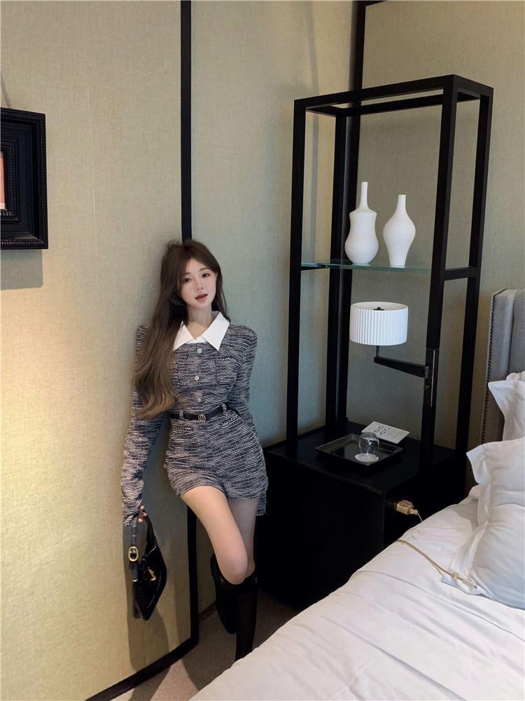 Long-Sleeve Contrast Collar Button Romper Product Image