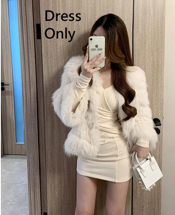 Long Sleeve V-Neck Plain Ruched Bodycon Mini Dress Product Image