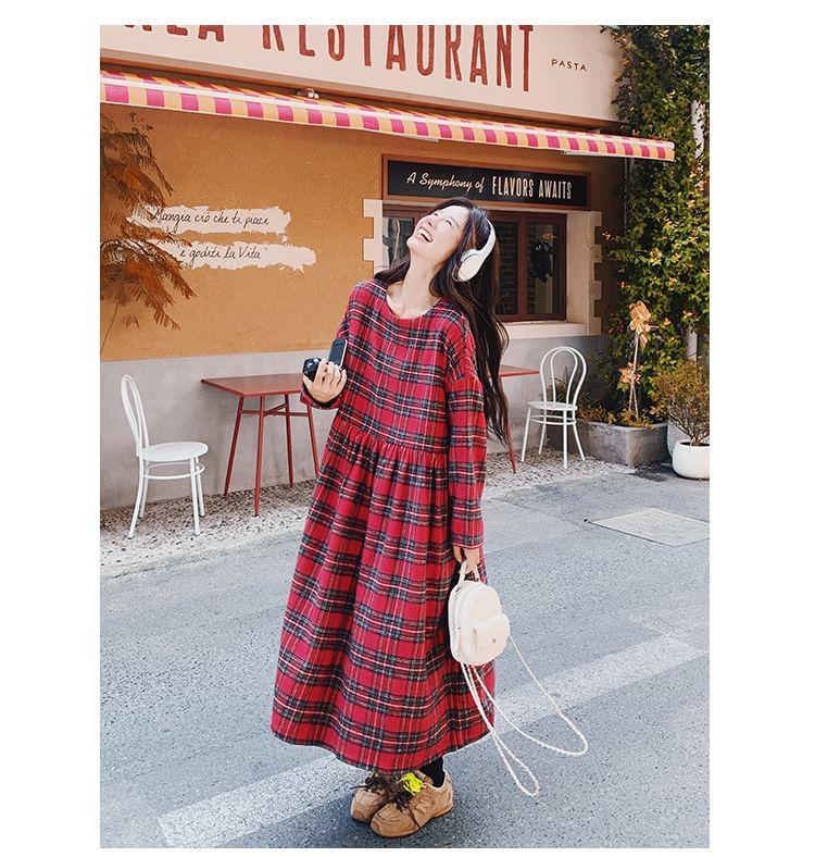 Long-Sleeve Round Neck Plaid Midi Tunic Dress Product Image