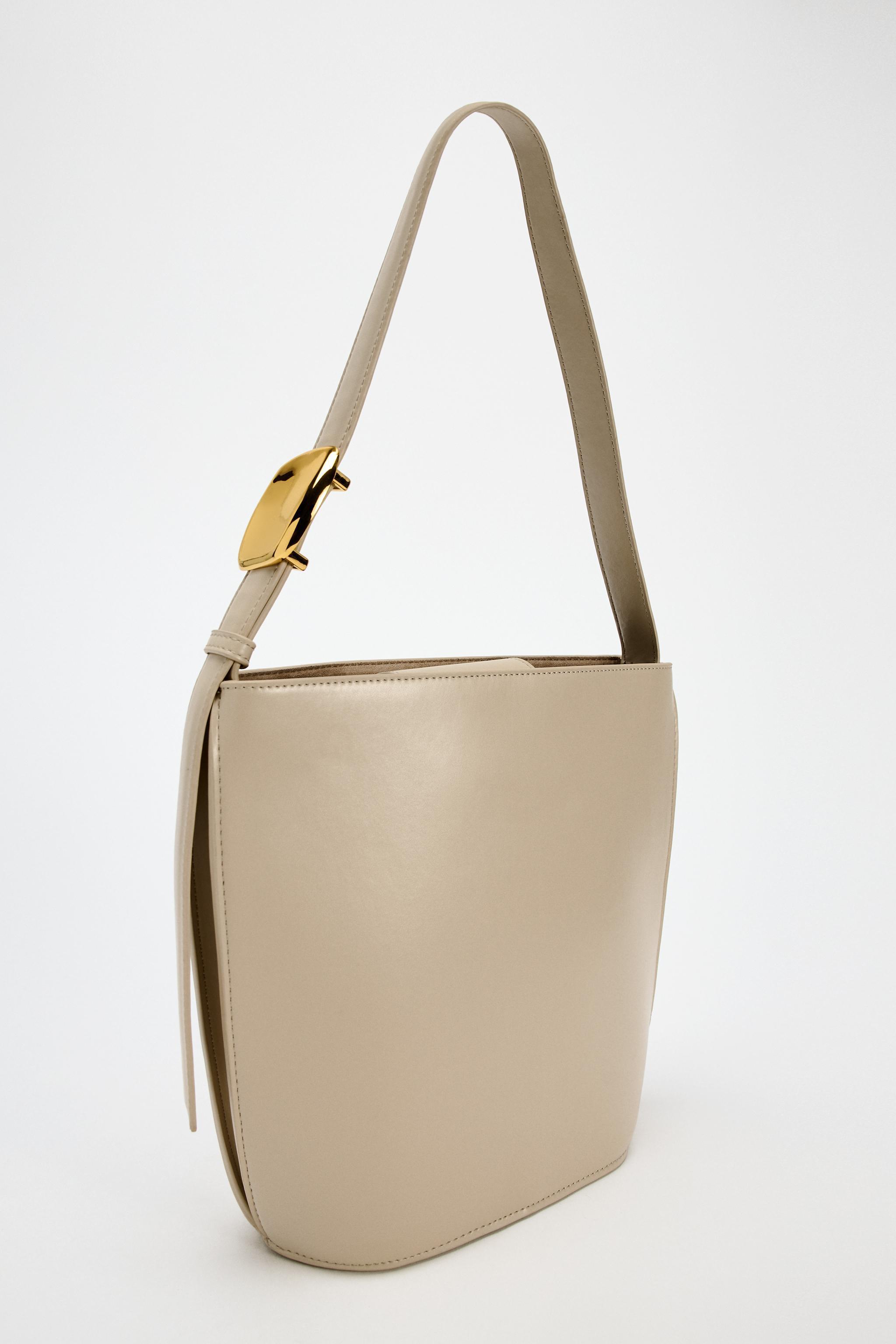 MINIMALIST BUCKET HANDBAG Product Image