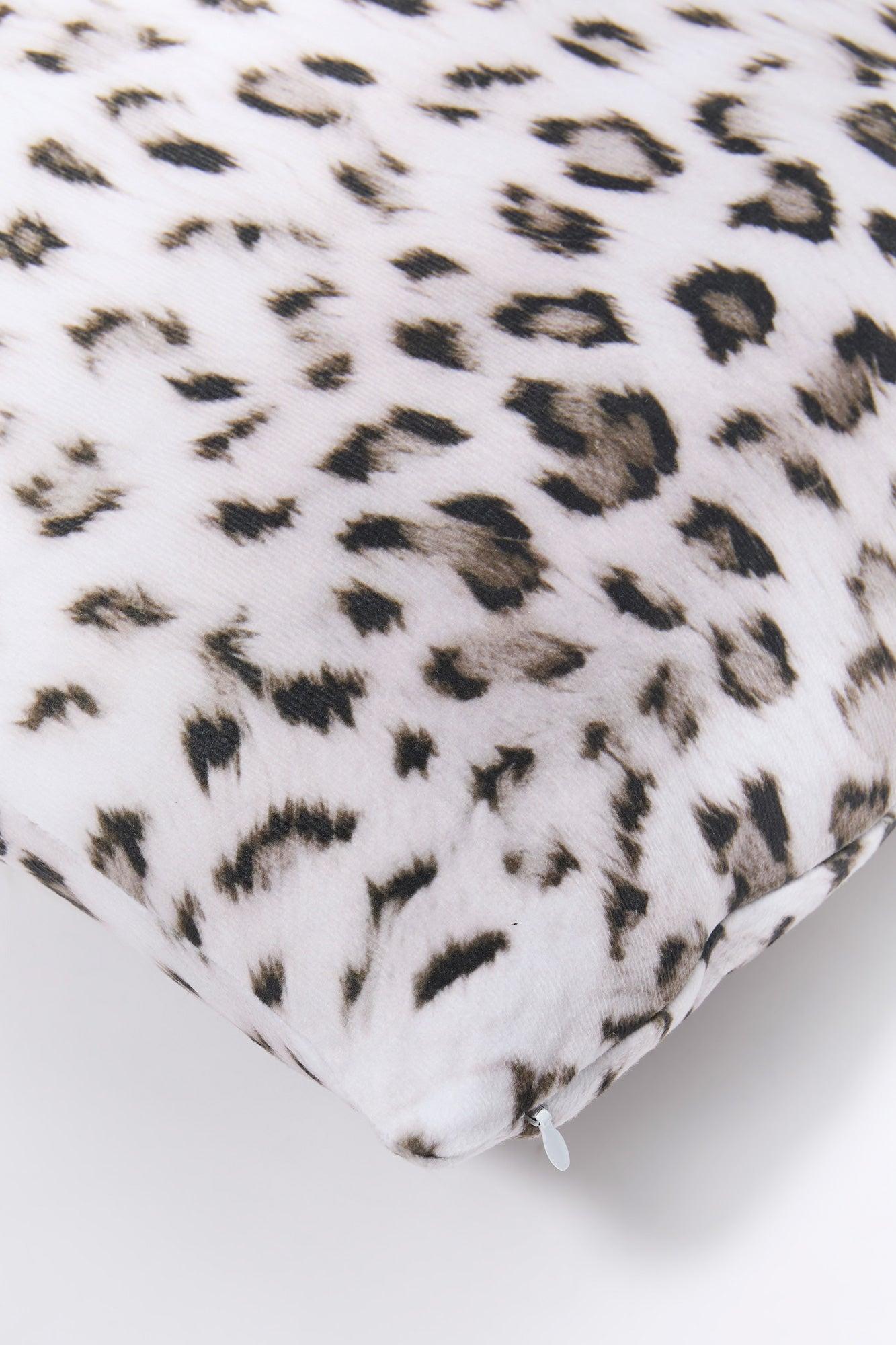 Cheetah Pillow Female Product Image