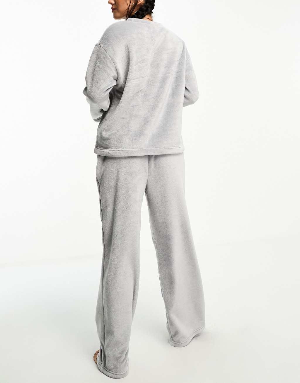 ASOS DESIGN lounge super soft fleece sweatshirt & sweatpants set in gray Product Image