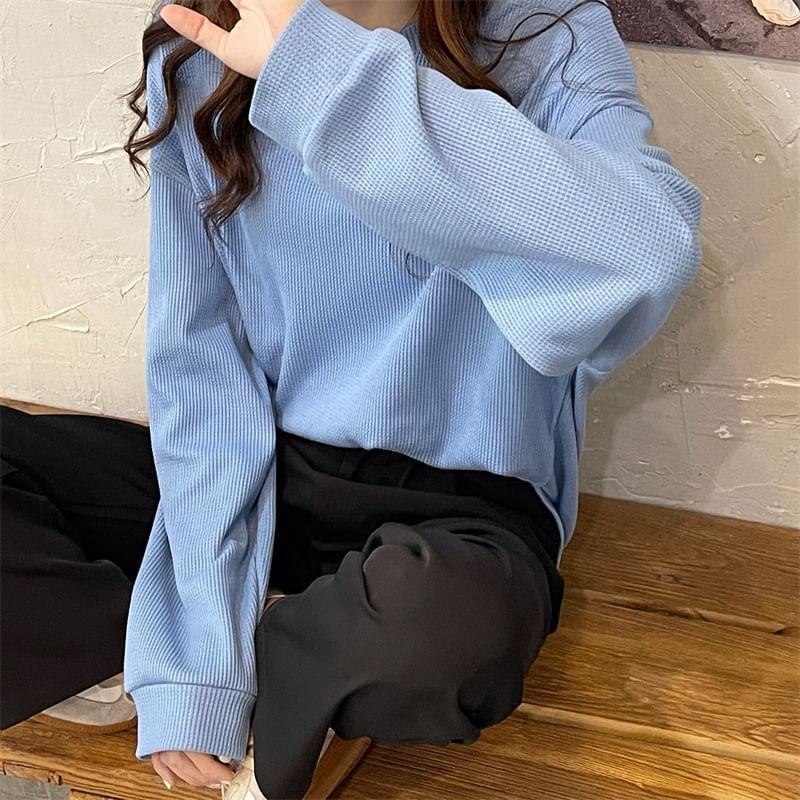 Long-Sleeve Round Neck Ribbed T-Shirt Product Image